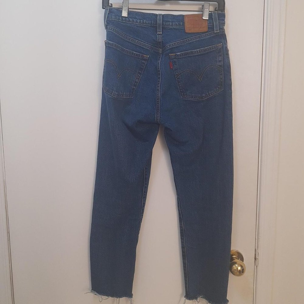 Levi's 501s with Button Fly - Picture 2 of 3